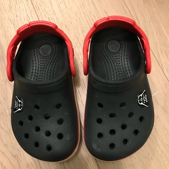 Star Wars Darth Vader LightUp Crocs Sz 8 9 Toddler - Picture 2 of 5